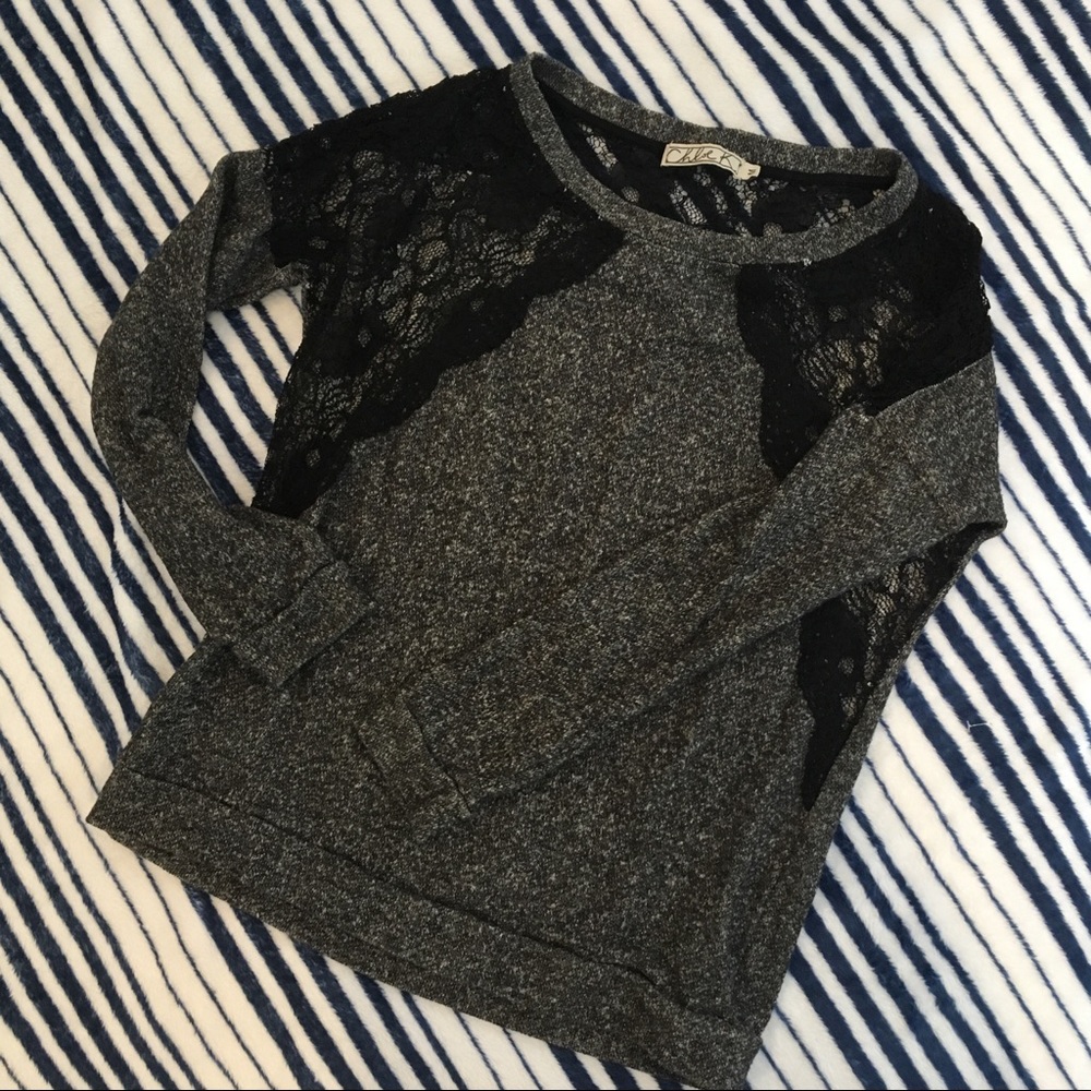 🦩 Loose Fit Sweater w/ Lace Detail